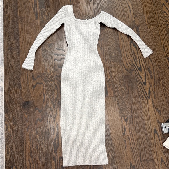 Seroya Grey Long Sleeve Dress is available for purchase on au PAY Market -  Imported Goods Online Store Co.Ltd. | au PAY Market - Online Shopping Site